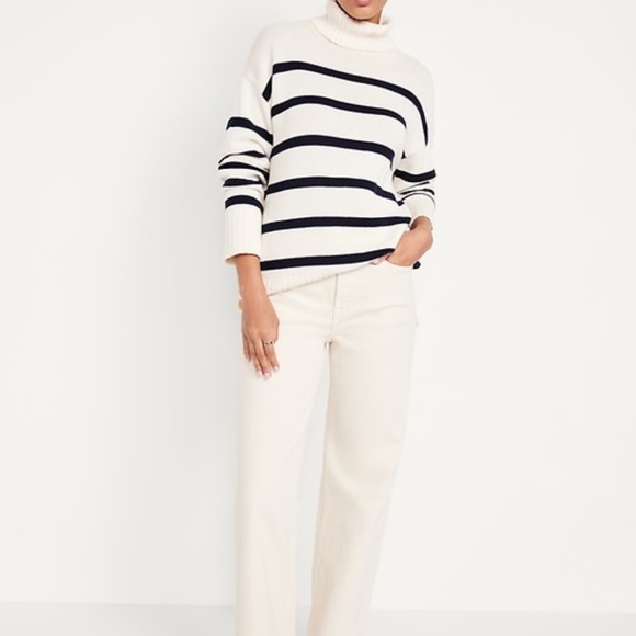 NWT OLD NAVY Turtleneck Tunic Sweater COLOR WHITE/BLACK STRIPE SIZE MEDIUM - Picture 3 of 5